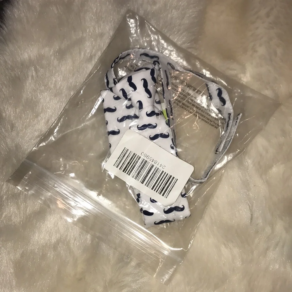 Crazy 8 White and Navy Blue Mustache Tie NEW! One size kids necktie